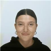 Mi nombre es Laura, estudiante de Educación Social en la universidad de Deusto y me encanta estar con los más pequeños.