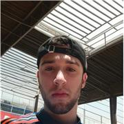 Soy un chico con titulación de Bachiller, y puedo ayudar en todo un poco siempre que sean cosas como letras y cosas básicas