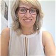 Profesora titulada con más de cinco años de experiencia imparte clases de español a extranjeros.