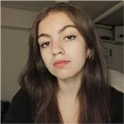 Studentessa di quinta superiore (liceo economico-sociale) che impartisce ripetizioni ed aiuto compiti per le medie, elementari