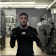 Cours de boxe anglaise, boxe thaï, lutte libre, et lutta livre