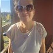 Übersetzerin, Lektorin, Ich reise gerne und organisiere Familienreisen.