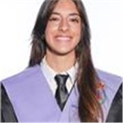 Graduada en psicología. Buena estudiante, apasionada de la lengua castellana y literatura y biología nivel bachillerato