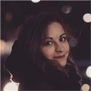 Neolaureata in Storia dell'arte impartisce ripetizioni di Storia dell'arte, filosofia, storia, letteratura italiana e italiano