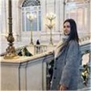 Profesora muy apta para dar clases de castellano.