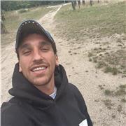 Hola! Originario de París, el francés es mi lengua materna, la cual me apasiona compartir y ensenar