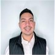 Profesor en el área de la comunicación institucional y estratégica  y negocios