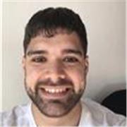 Paciente, asertivo, educado, creativo, jovial, con actitud y con ganas