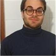 Studente universitario impartisce lezioni di inglese a studenti di elementari, medie e liceo