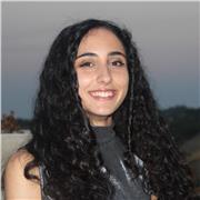 Studio economia e sono diplomata al liceo scientifico e offro ripetizioni di matematica, fisica, economia oltre che aiutocompiti