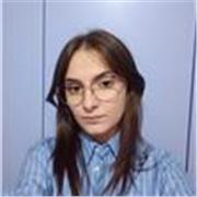 Offro lezioni private a bambini delle scuole elementari e medie, adattandole alle loro esigenze.