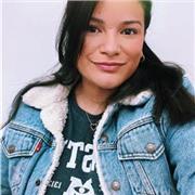 Vous aimeriez parler espagnol avec confiance dès le premier cours ? Je suis professeure certifiée, spécialisée dans l’enseignement