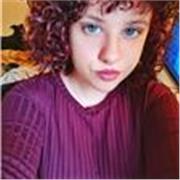 Ragazza madrelingua italiana impartisce lezioni di italiano per stranieri