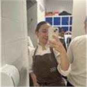 Maestra especializada en hostelería con reciente experiencia en 3 estrellas michelin y maestría en educación