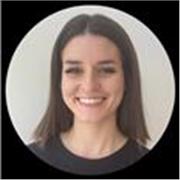 Profesora certificada por la Universidad de Cambridge (CELTA) con un certificado C2 (Proficiency) dinámica y alegre. 