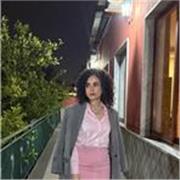 Profesora nativa de italiano que ofrece clases para todos los niveles de idioma.