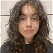 Profesora de lengua y literatura para todos los cursos. Estudiante universitaria en la facultad de filología