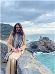 Laureanda in giurisprudenza - ho conseguito un anno a parigi ed ho dunque sostenuto esami sia in inglese sia in francese. quindi sono disponibile anche per studenti erasmus