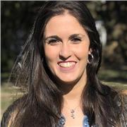 Profesora de apoyo escolar con diez años de experiencia en clases particulares y tres cursos trabajando en un Academia impartiendo clases de todas las asignaturas, niveles y edades