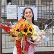 Mi chiamo Noemi e frequento il primo anno di università. Offro ripetizioni di inglese e aiuto compiti