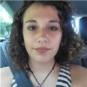 Estudiante de integración social con el título de bachillerato artístico, con 2 años experiencia en trabajo con niños.