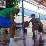 Profesor de educación física y Entrenador personal de baloncesto con más de 20 años de experiencia en la actividad deportiva dando clases particulares