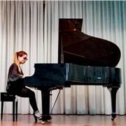 Docente di Pianoforte offre lezioni di Pianoforte classico e moderno, Ritmica e Solfeggio, Storia della musica per tutti i livelli