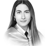 Soy María. Tengo 23 años y estudié Educación Primaria con mención en Educación Especial, también tengo el C1 de inglés (advanced)