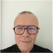 Prof de français, journaliste, écrivain, scénariste de séries, concepteur-rédacteur web et print