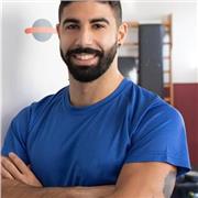 Preparatore atletico laureato in scienze motorie aiuta a migliorare la programmazione di allenamento