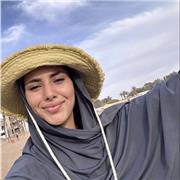 Étant étudiante et manager scolaire, j’aime aider les autres élèves dans leur scolarité