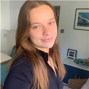 English tutor teaches students from early years to 11/12