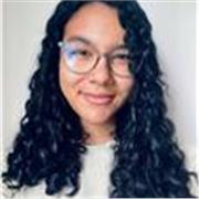 No reforço escolar, atuei como professora de todas as disciplinas, atendendo alunos do infantil ao ensino médio