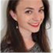 Formatrice engagée, animatrice décalée, je vous propose des cours pour élargir votre horizon et proposer des ateliers Coaching autrement. 