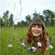 Ragazza diplomata liceo scientifico offre ripetizioni a studenti delle scuole superiori