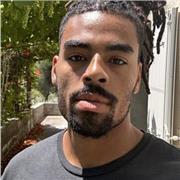 J'suis ici por vous! Dit-moi comment je peux vous aider et tout sera bien.