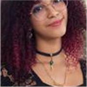 Licenciada en Español y Filología con experiencia en didáctica y aprendizaje activo y significativo. 