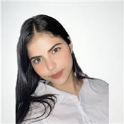 Profesional en Trabajo social y diplomado en atención psicosocial