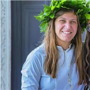 Laureata in scienze motorie e proveniente da studi classici impartisce lezioni di italiano, inglese, biologia, matematica