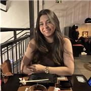 Dou aulas de matemática para alunos que sentem dificuldade. Por também ter tido, consigo identificar e ajudar com mais precisão