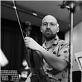 Profesor titulado en enseñanzas superiores ofrece clases de violín y viola bajo la formación del método suzuki