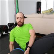 Coach de CrossFit con 8 años de experiencia te invita a sus entrenamientos adaptados a todos lo niveles, cuidando siempre la buena ejecución de los movimientos y buscando el bienestar de los clientes