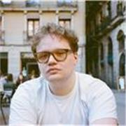 I am a journalist and fiction writer with strong experience teaching and editing Literature students. 