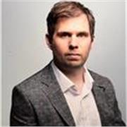 I’m a photographer specialising in commercial work. Lessons are designed for beginners and intermediate photographers