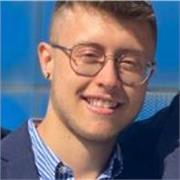 Educatore e insegnante di sostegno offre supporto allo studio su misura.