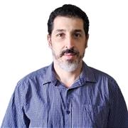 Professor de educação física ensina para todas idades