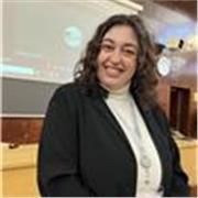 Tutora académica dando apoyo a alumnos de todos los niveles.