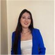 Profesora de inglés prepara a estudiantes en rendición de pruebas estandarizadas y certificaciones internacionales