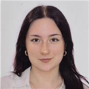 Estudiante universitaria de Diseño Industial y desarrollo de producto con un nivel C1 en inglés