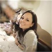 Laureanda in igiene dentale, madrelingua italiana con alle spalle studi accademici in lingue straniere.
